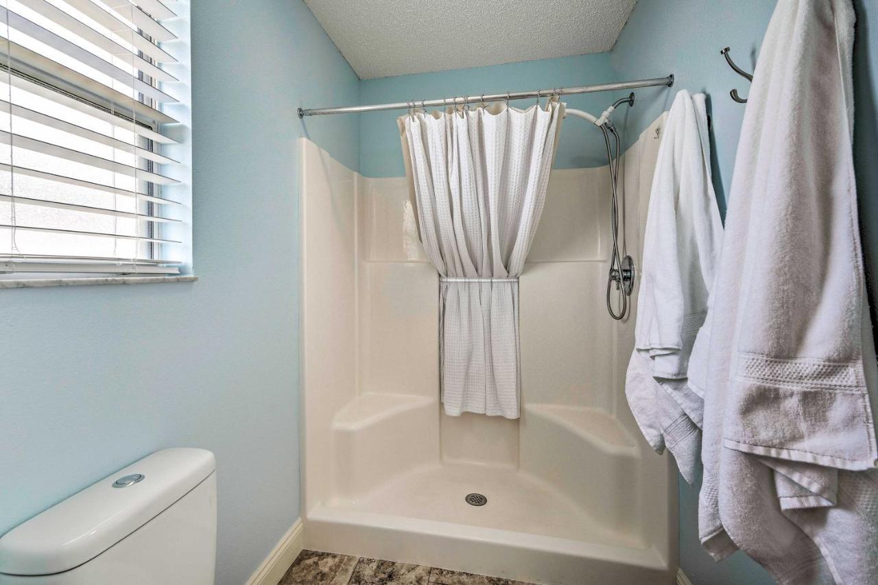 Home In The Villages With Lanai And Private Hot Tub! Eksteriør billede